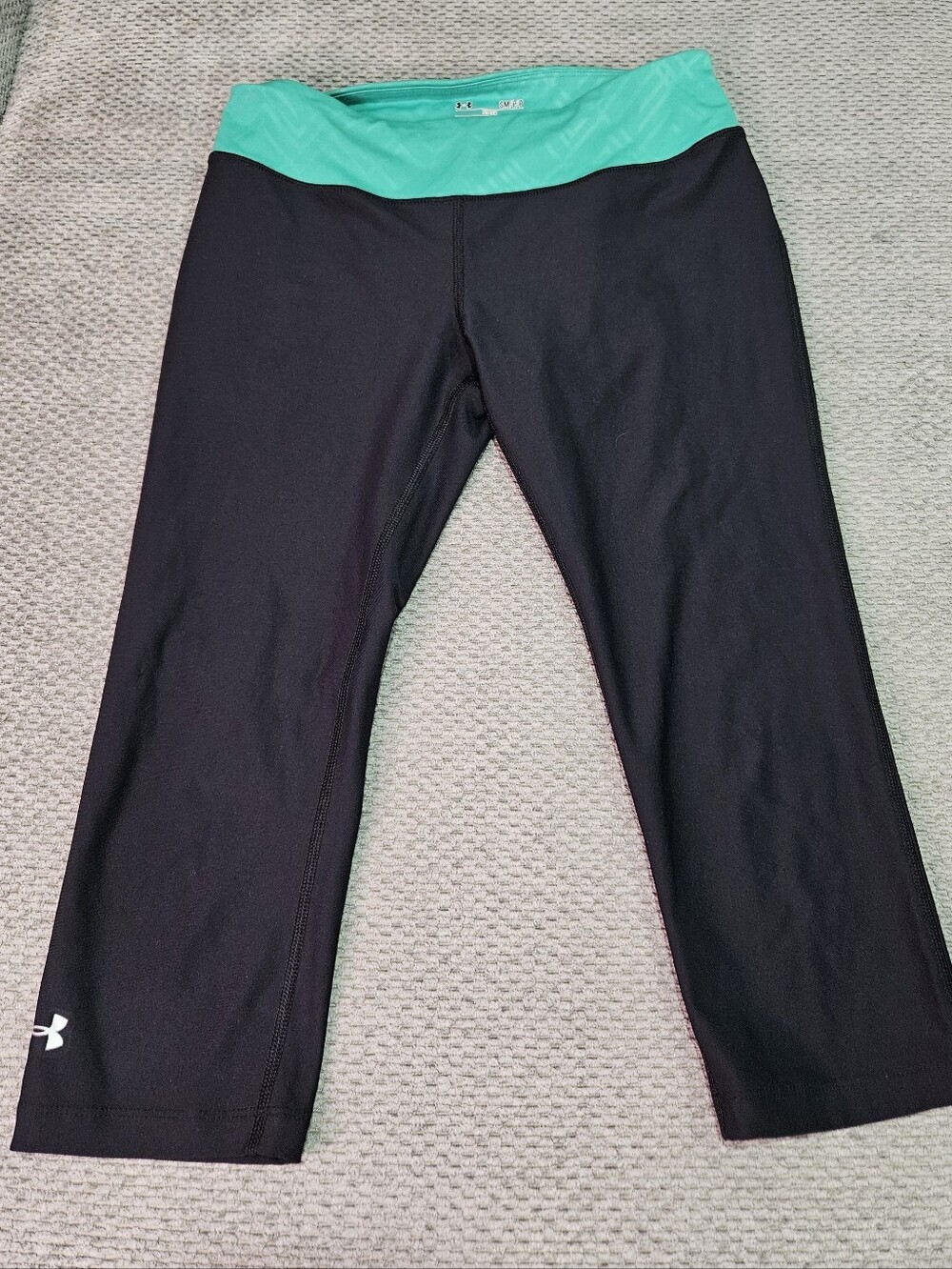 3/$15! Under Armour Capri Leggings, Small